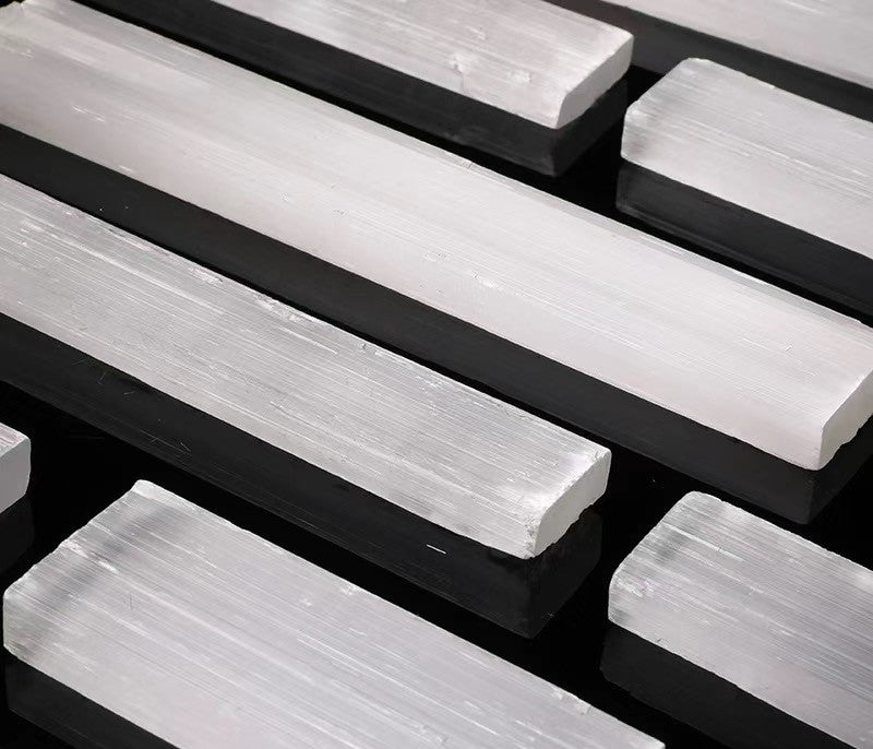 Selenite vs Satin Spar: White Gypsum, Care & How to Choose