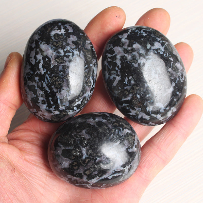 Indigo Gabbro Palm Stone – Polished Natural Stone 50–200g product photo 2