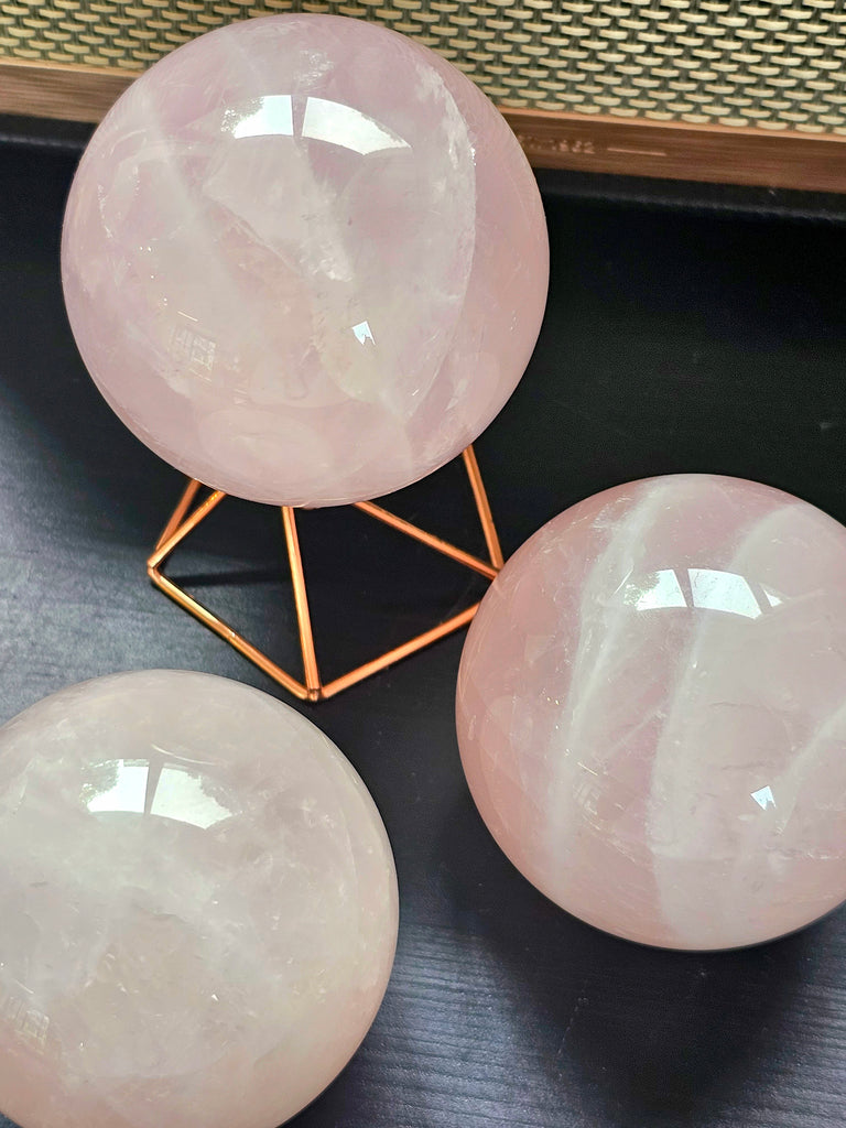 Sphère de quartz rose abordable - Boule de cristal de guérison, amour et harmonie, décor en cristal à faible coût, cadeau économique