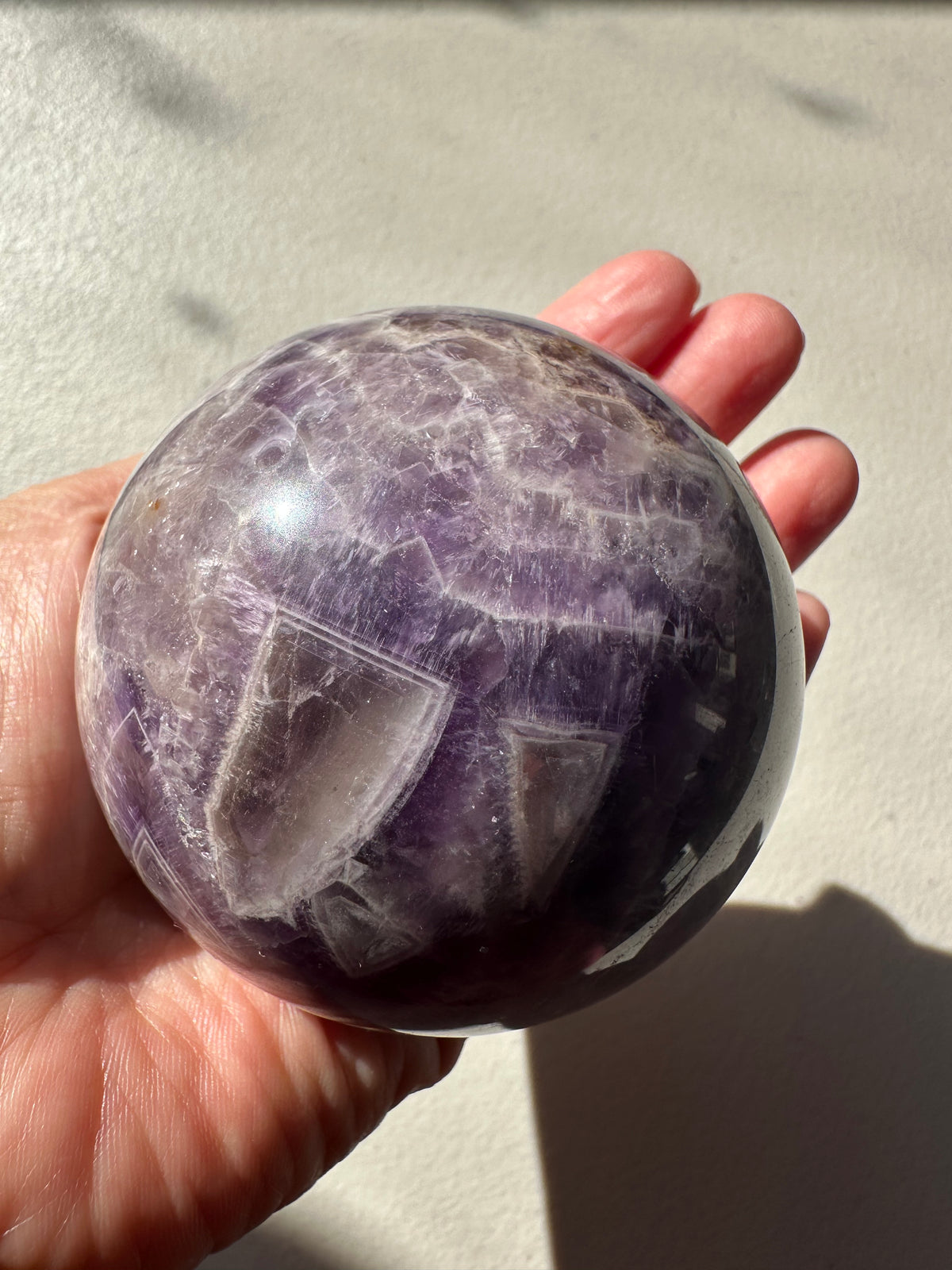 Dream Amethyst Sphere, Chevron Crystal Ball 5–7cm – product overview