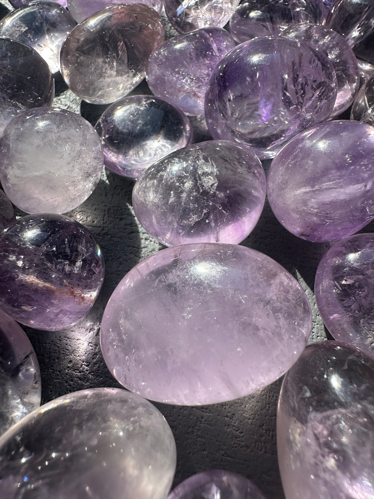 Bolivian Amethyst Tumbled Stones, 100g Bag – alternate view 8