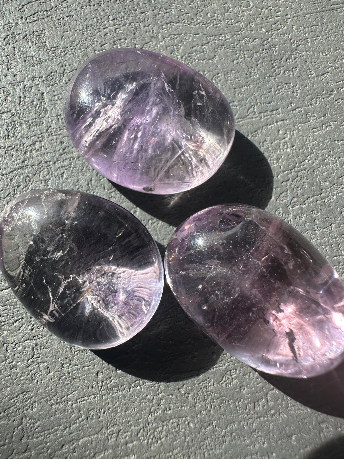 Bolivian Amethyst Tumbled Stones, 100g Bag – alternate view 2