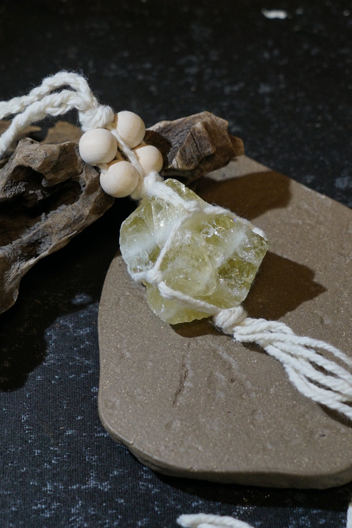 Raw Citrine Hanging Decor – colour detail