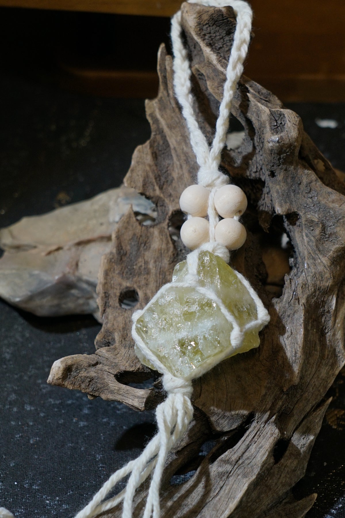 Raw Citrine Hanging Decor – packaging view