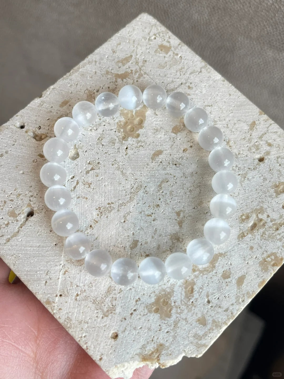 Senelite Quartz Bracelet | 8mm Beads | 15–19cm Wrist
