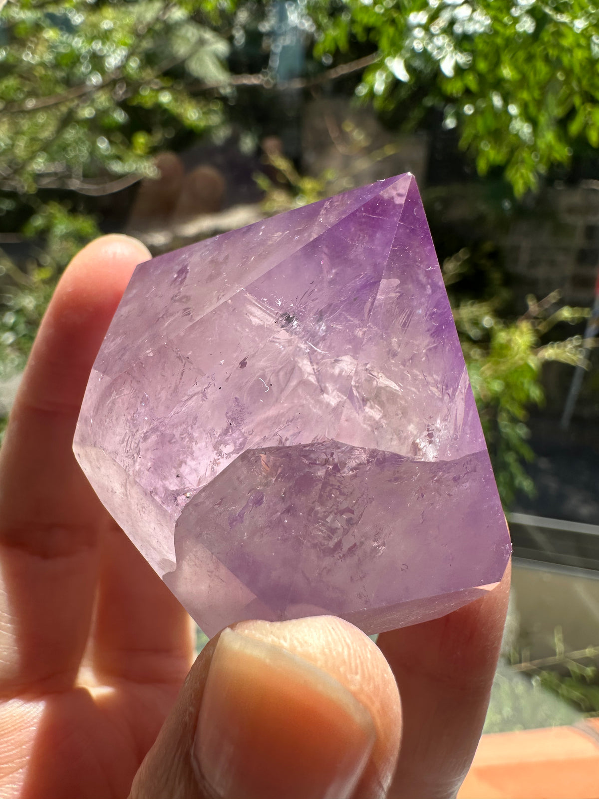 Lavender Amethyst clarity and colour zoning