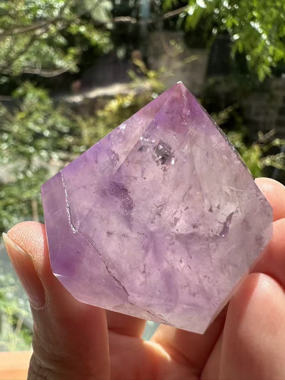 Lavender Amethyst diamond close-up