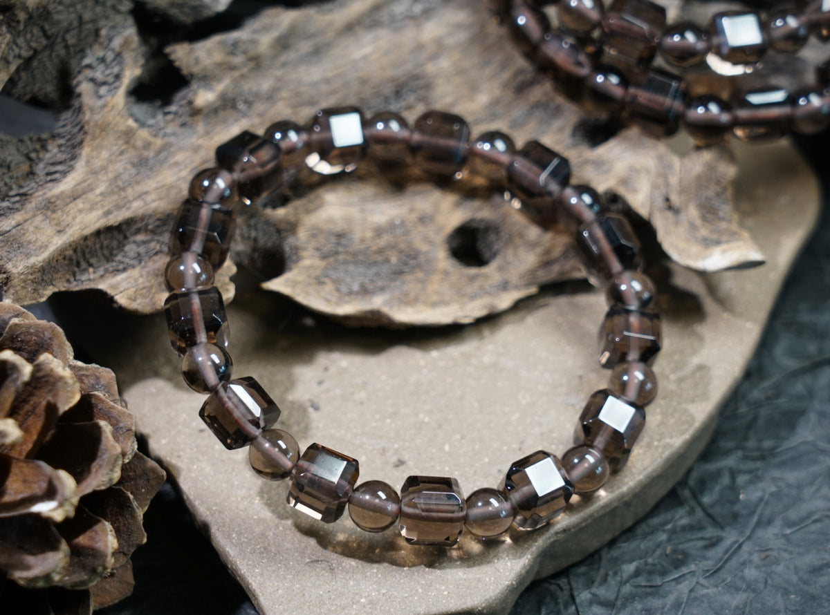 Ice Obsidian Cube Bracelet | 7.5mm Beads