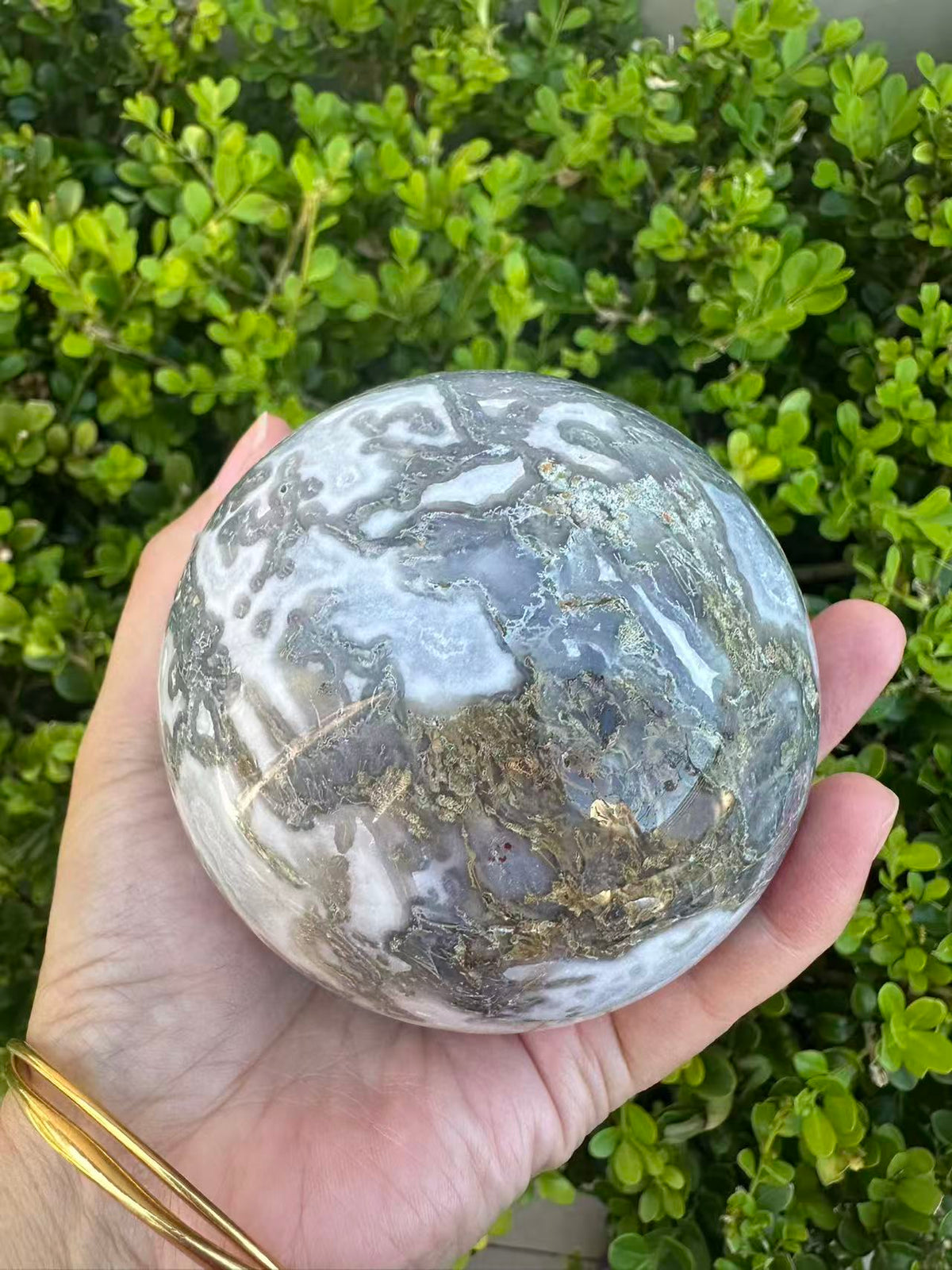 #4,815g Moss Agate druzy crystal ball featuring 8.5cm diameter with intricate green moss inclusions for corporate growth and workplace prosperity