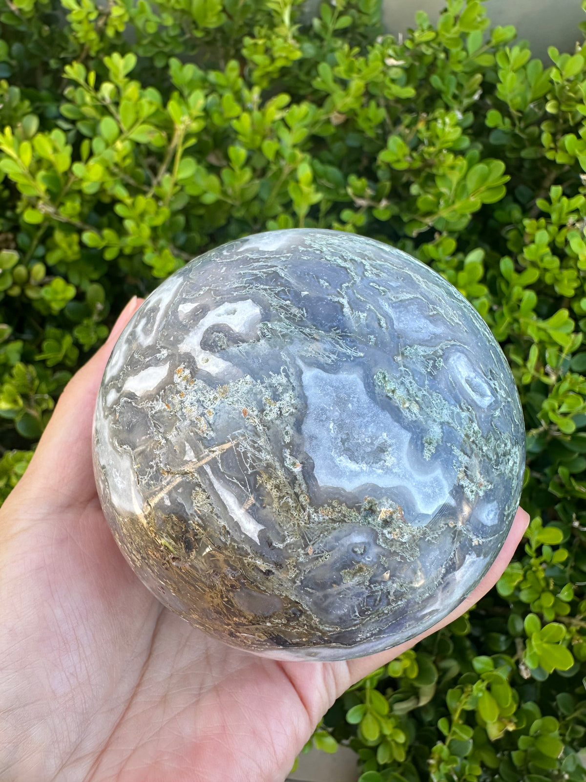 #4,815g Moss Agate druzy crystal ball featuring 8.5cm diameter with intricate green moss inclusions for corporate growth and workplace prosperity