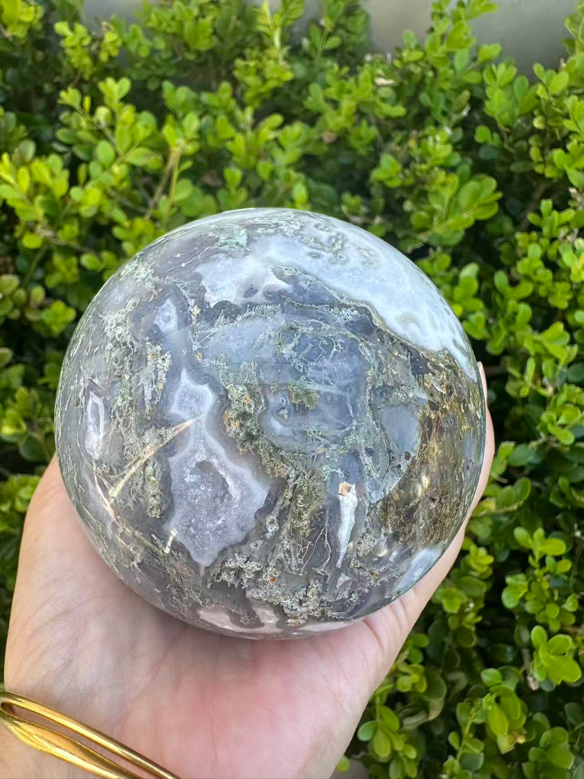 #4,815g Moss Agate druzy crystal ball featuring 8.5cm diameter with intricate green moss inclusions for corporate growth and workplace prosperity