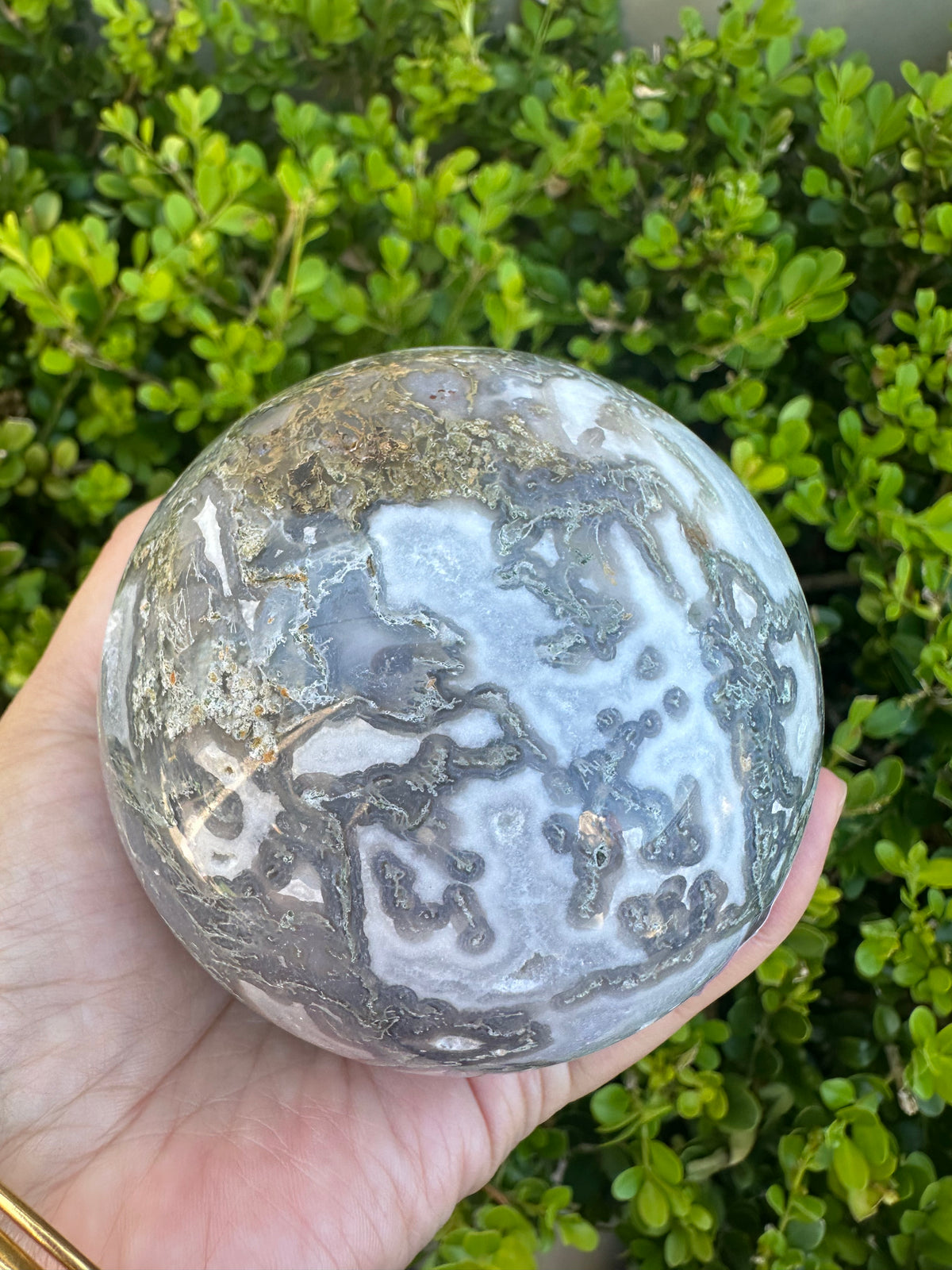 #4,815g Moss Agate druzy crystal ball featuring 8.5cm diameter with intricate green moss inclusions for corporate growth and workplace prosperity