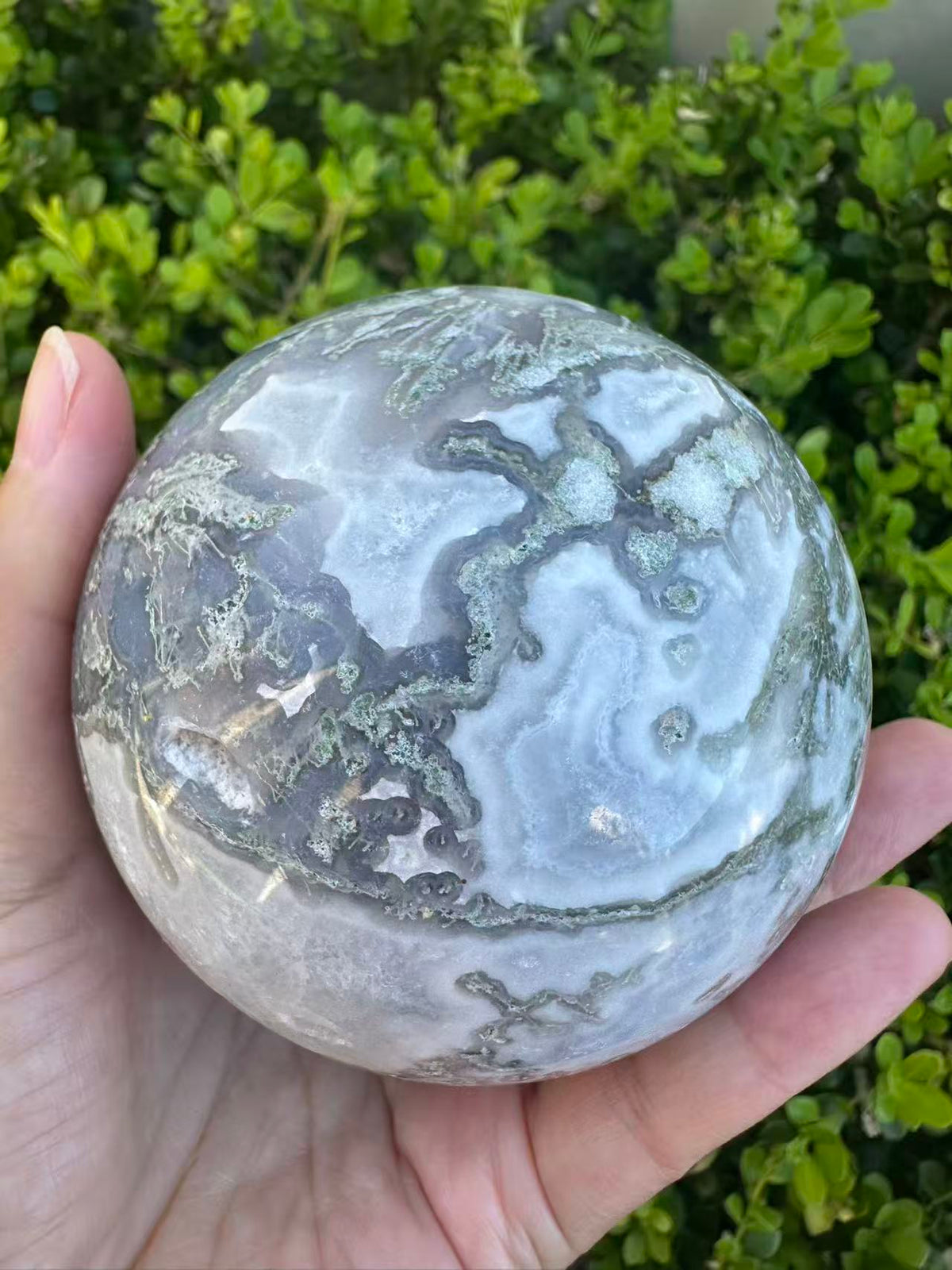 #4,815g Moss Agate druzy crystal ball featuring 8.5cm diameter with intricate green moss inclusions for corporate growth and workplace prosperity