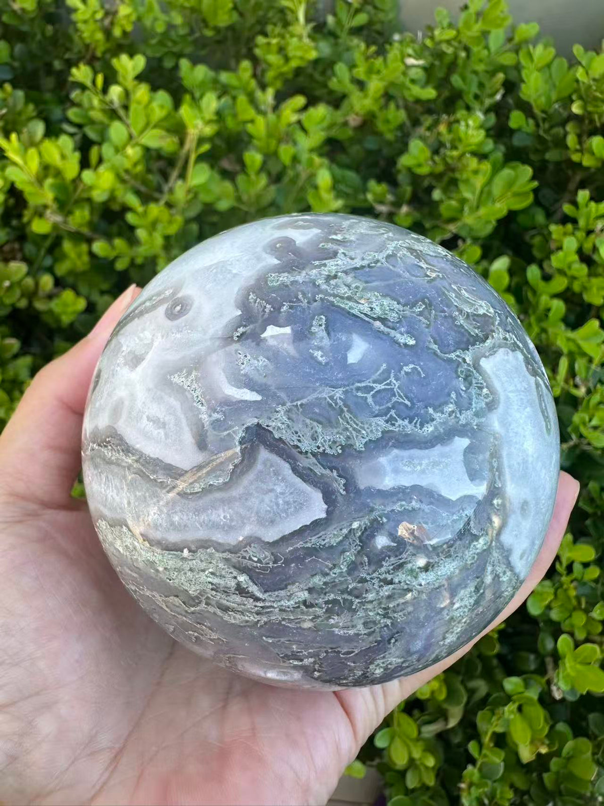 #4,815g Moss Agate druzy crystal ball featuring 8.5cm diameter with intricate green moss inclusions for corporate growth and workplace prosperity