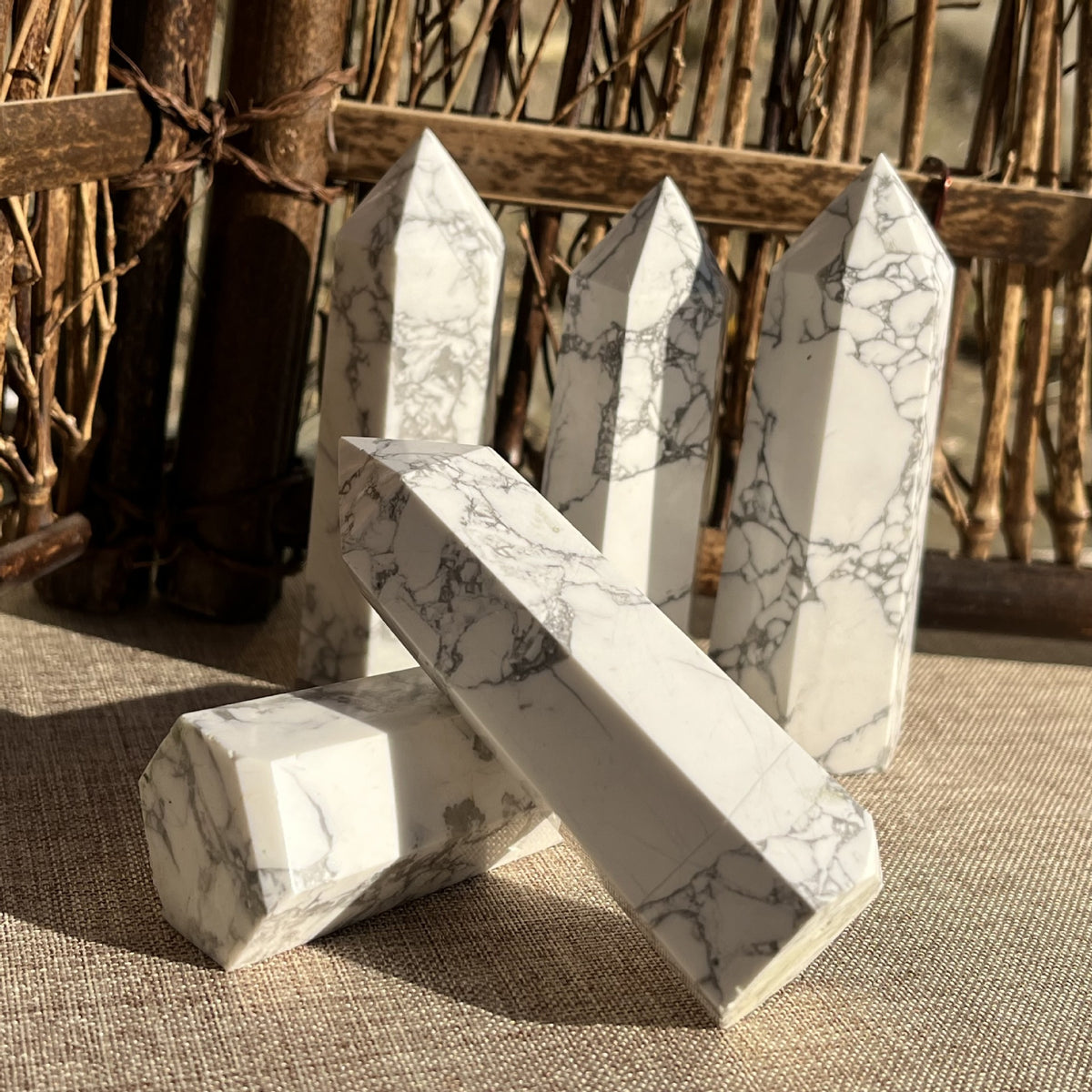 Howlite Tower | Natural White Stone Point 10×3cm