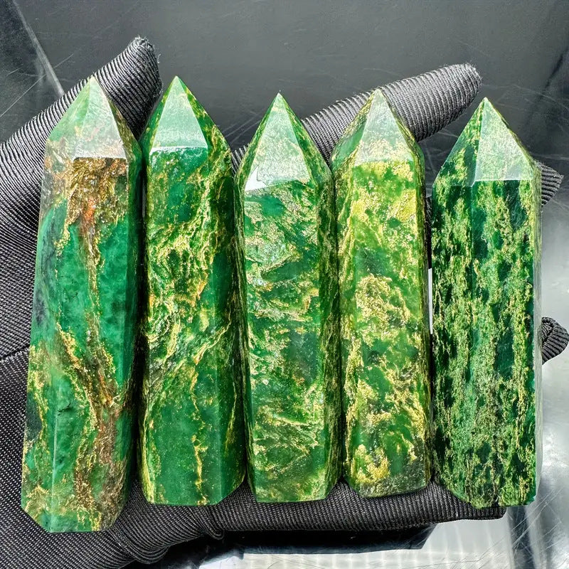 Emerald Obelisk Tower | Rich Green Crystal Point 7–8cm