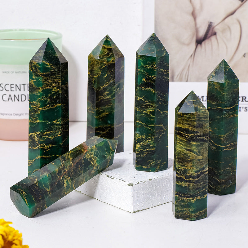 Emerald Obelisk Tower | Rich Green Crystal Point 7–8cm