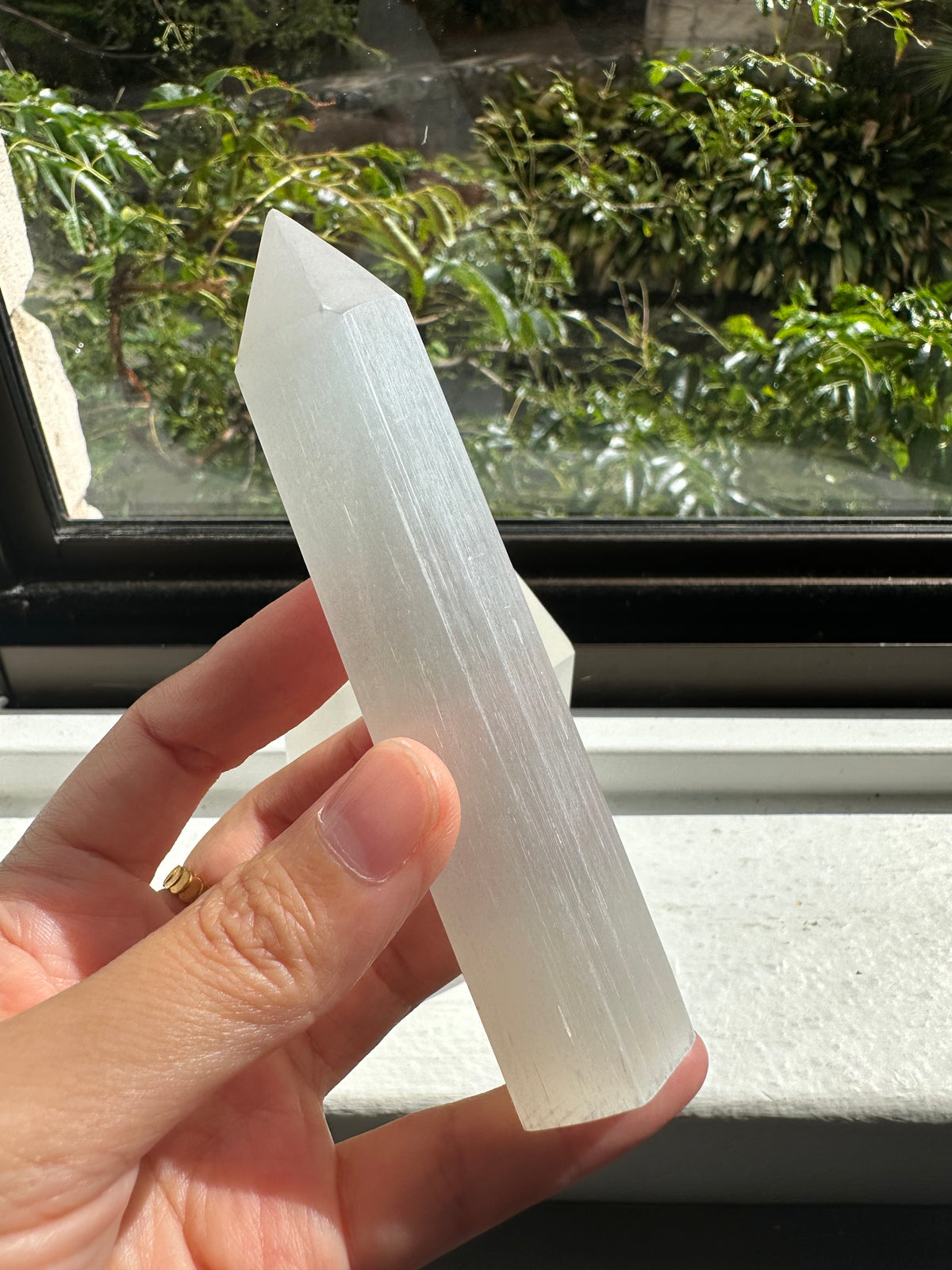 Selenite Tower – White Satin Spar Crystal Point 7–10cm product photo 4