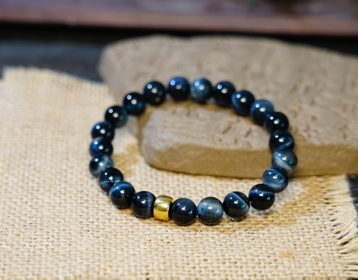 Blue Tiger Eye bracelet with natural 8mm chatoyant beads