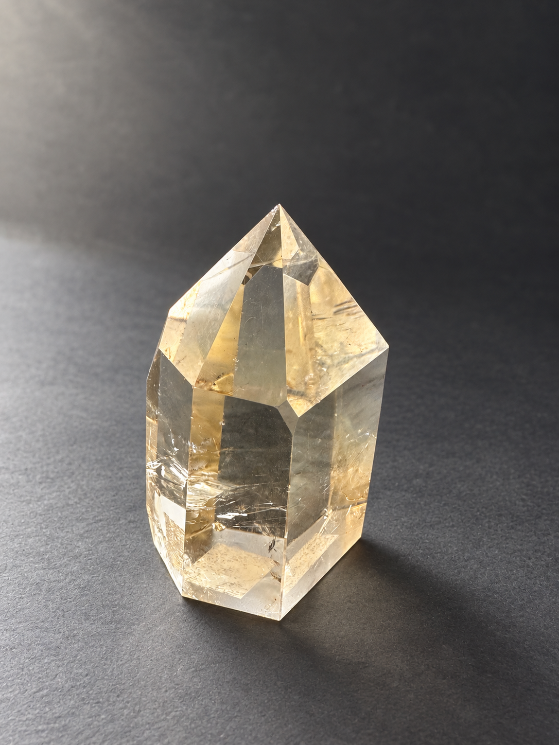 Natural Congo citrine No.12, 194g — side view with pale champagne colour