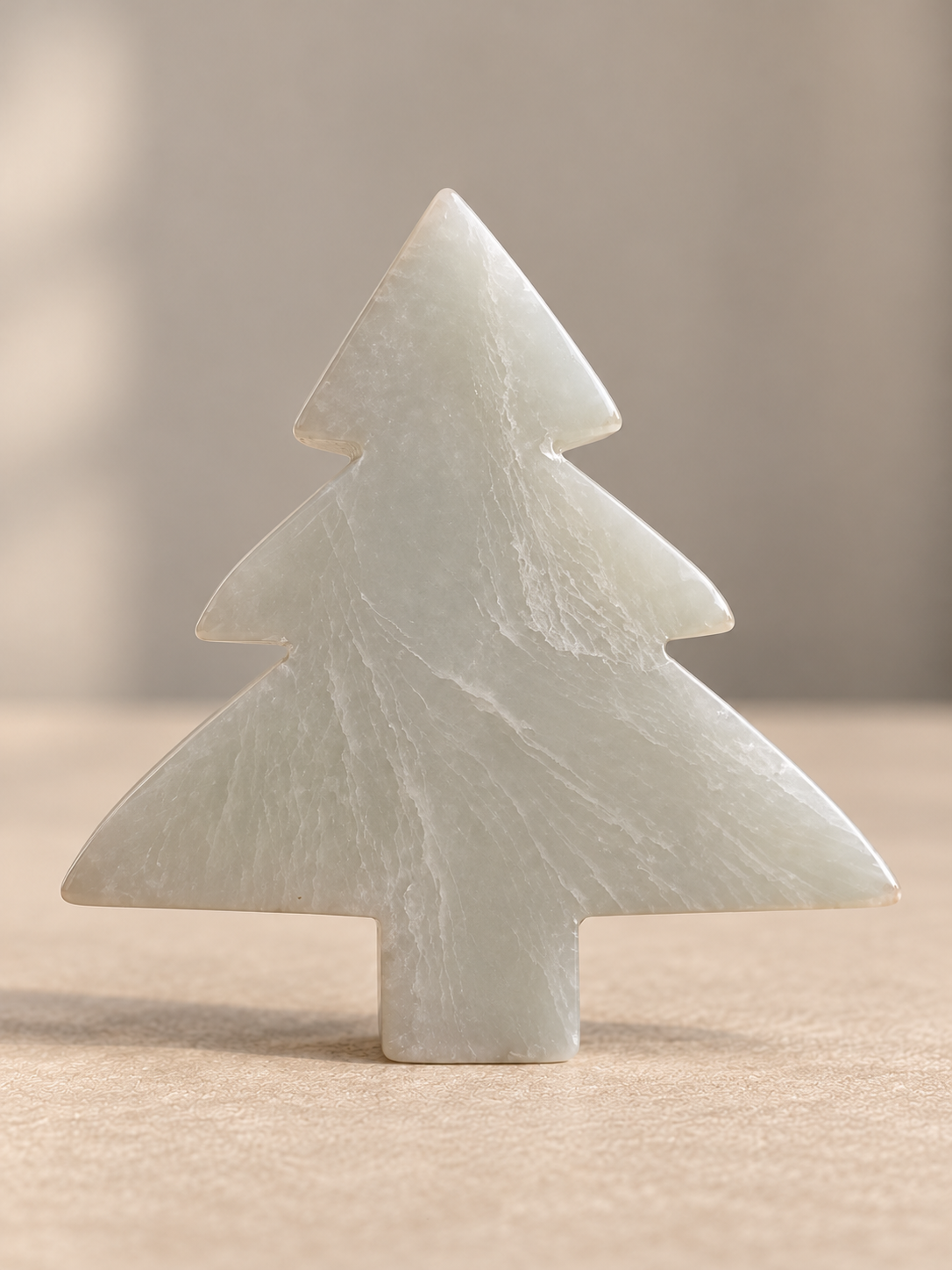 Pale grey Flower Agate tree with delicate veins