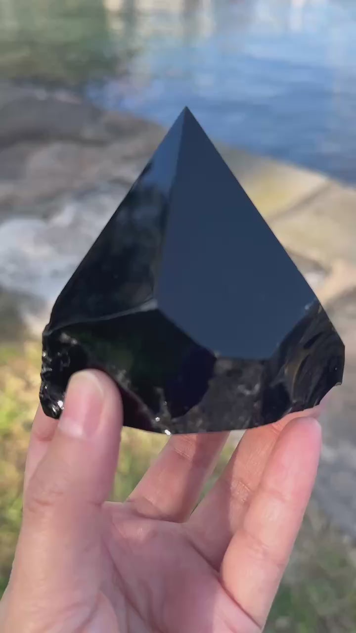 Black Obsidian Tower | Half-Polished Raw Stone 300–350g