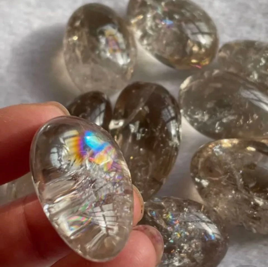 Smoky Rainbow Quartz Tumble Stone – Natural Crystal 22–47mm product photo 1