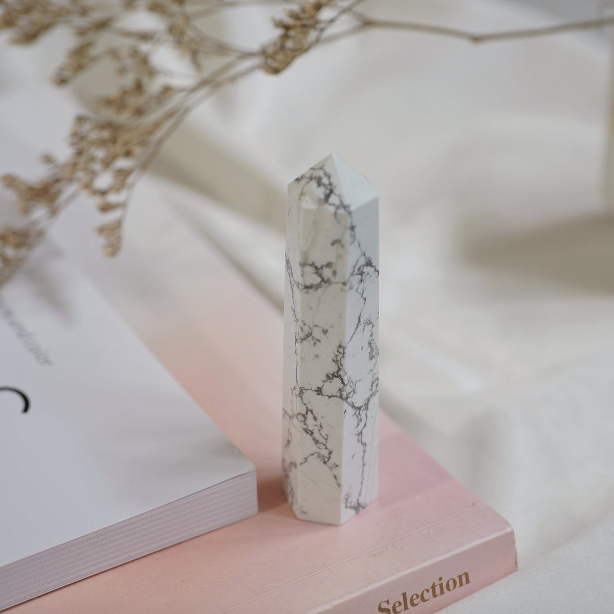 Natural Howlite Tower – White Marbled Crystal Point 5–8cm product photo 3