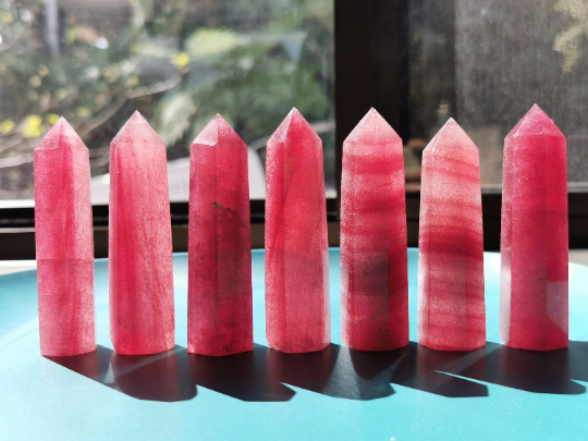Strawberry Quartz Tower – Natural Crystal Point 5–8cm product photo 1